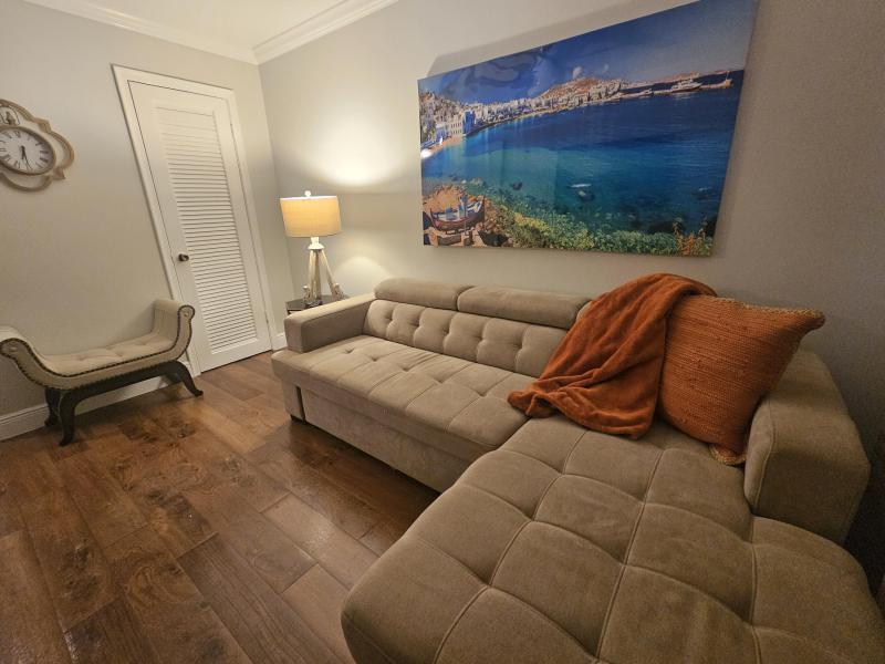 Condo & Townhome Photos