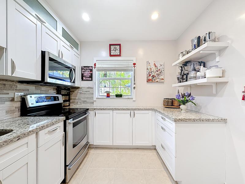  Condo & Townhome Photos