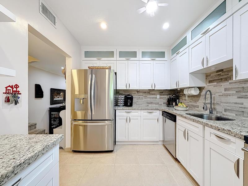  Condo & Townhome Photos