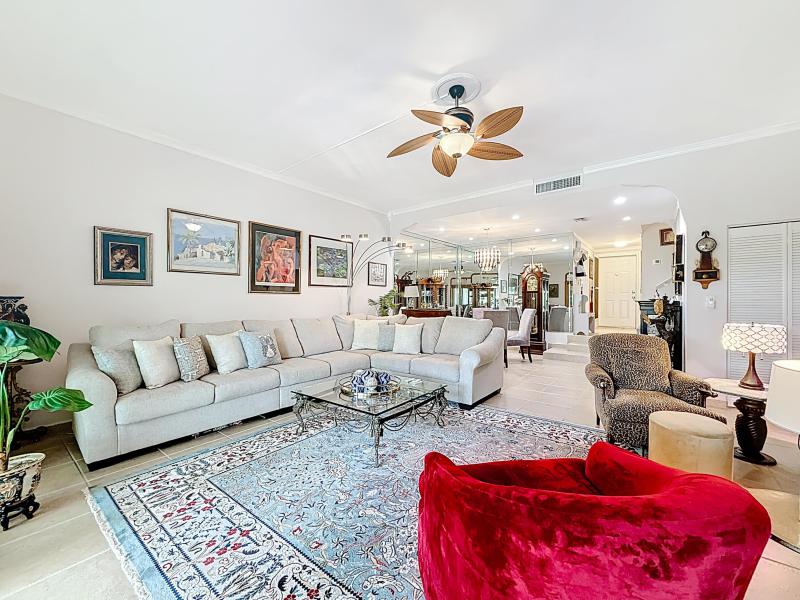  Condo & Townhome Photos