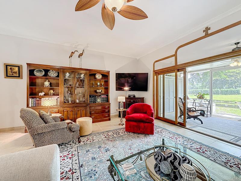  Condo & Townhome Photos