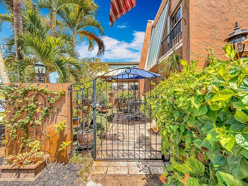  Condo & Townhome Photos