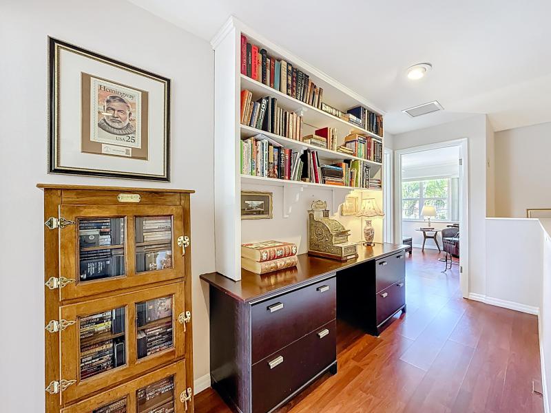  Condo & Townhome Photos
