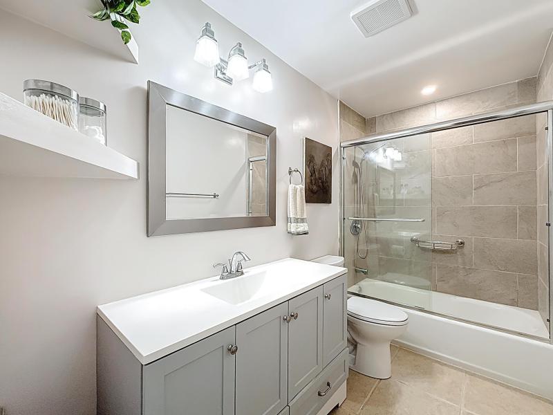  Condo & Townhome Photos