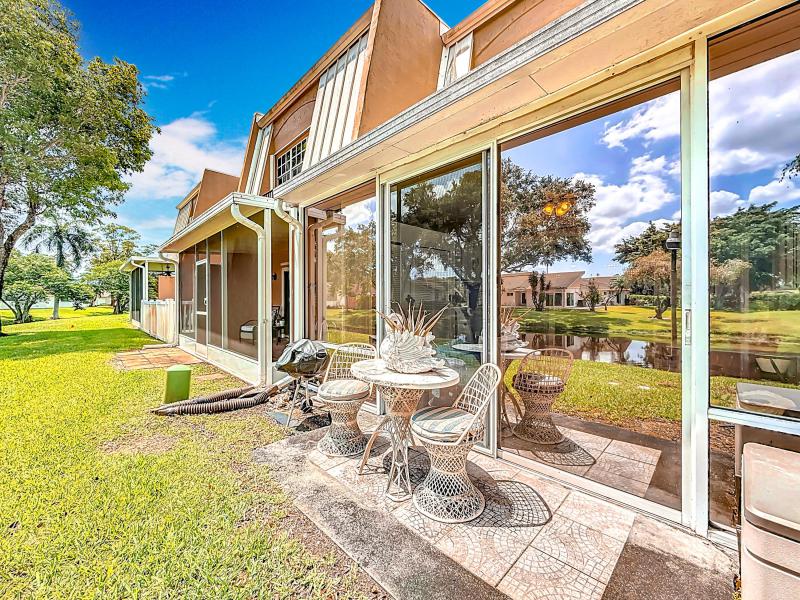  Condo & Townhome Photos