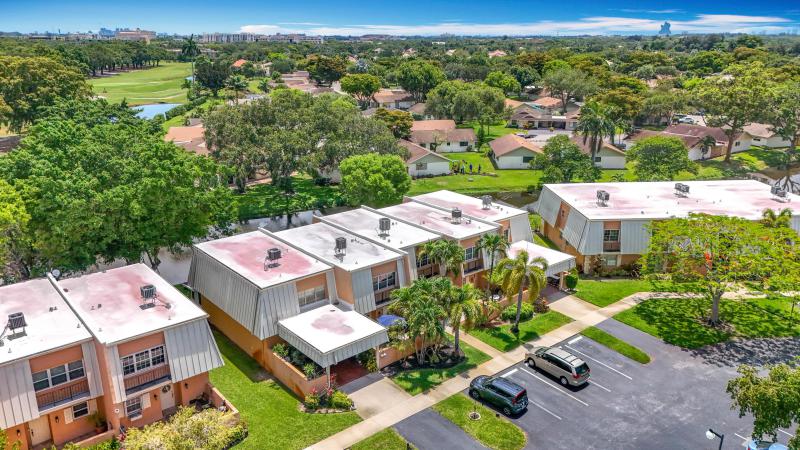  Condo & Townhome Photos