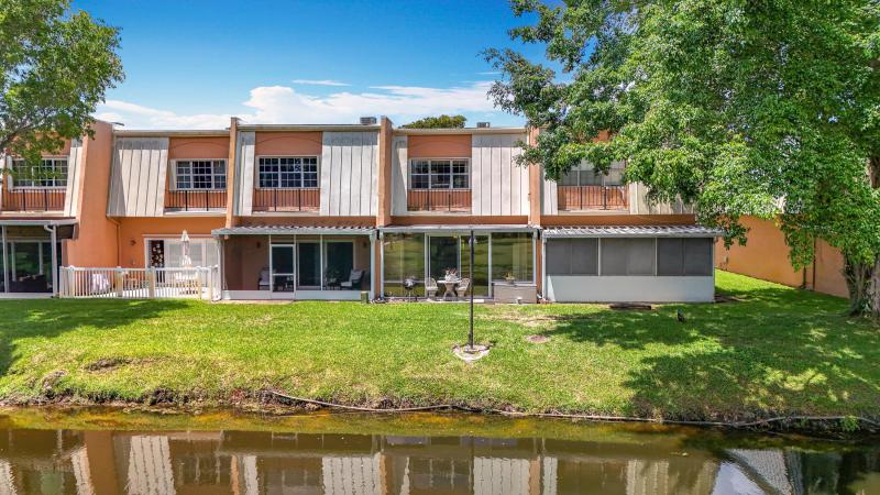  Condo & Townhome Photos