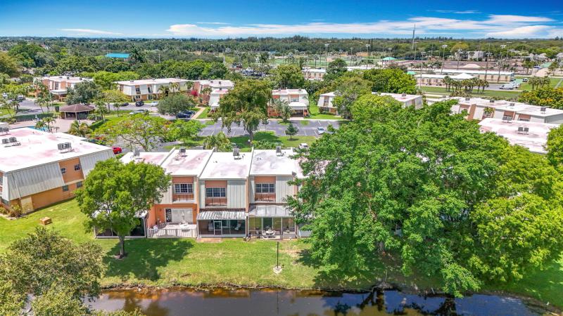  Condo & Townhome Photos