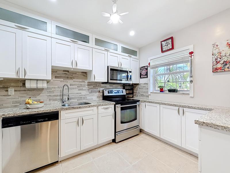  Condo & Townhome Photos
