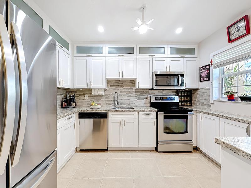  Condo & Townhome Photos