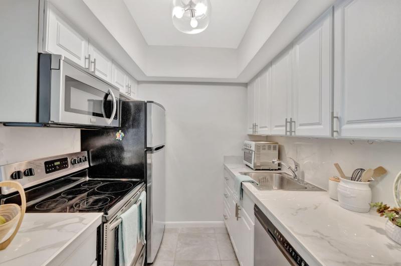  Condo & Townhome Photos