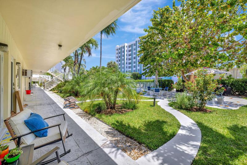  Condo & Townhome Photos