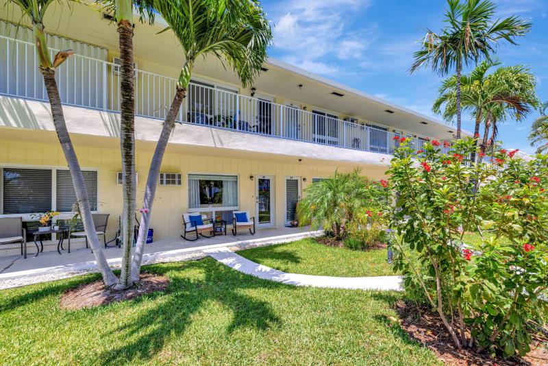  Condo & Townhome Photos