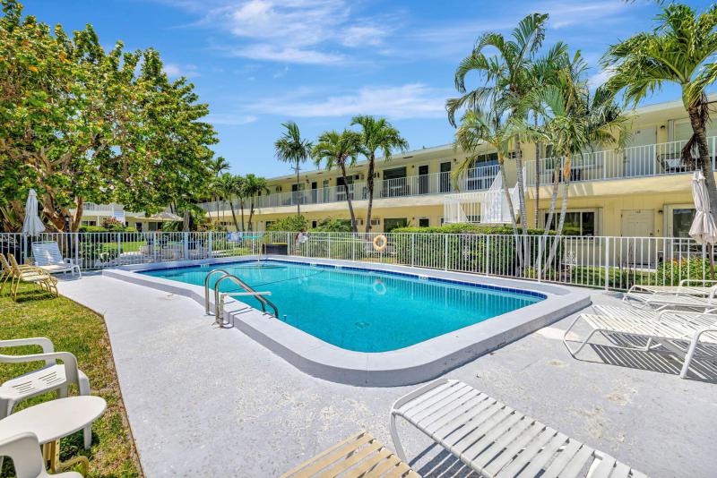  Condo & Townhome Photos