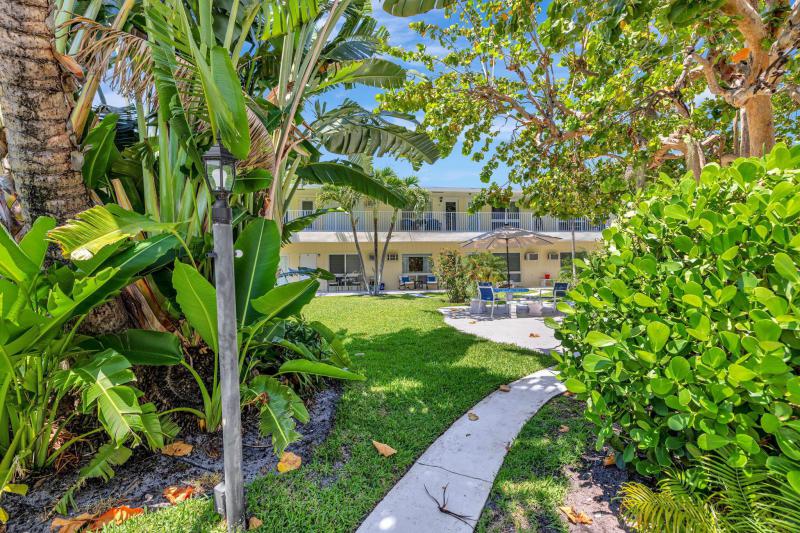  Condo & Townhome Photos