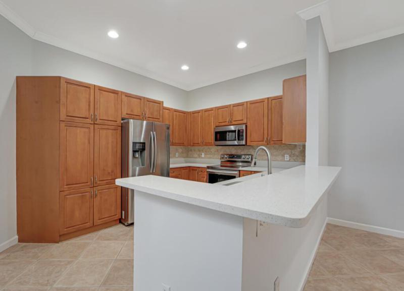  Condo & Townhome Photos