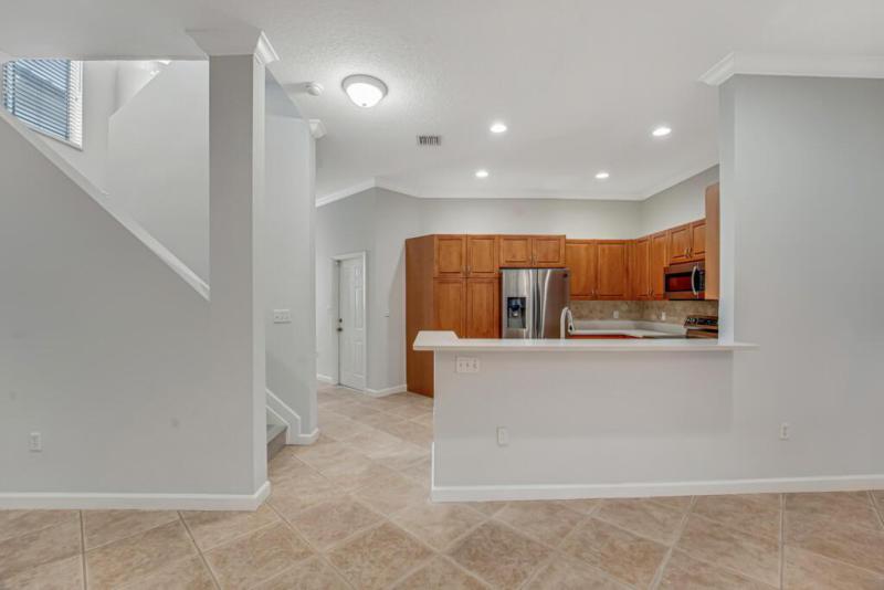  Condo & Townhome Photos