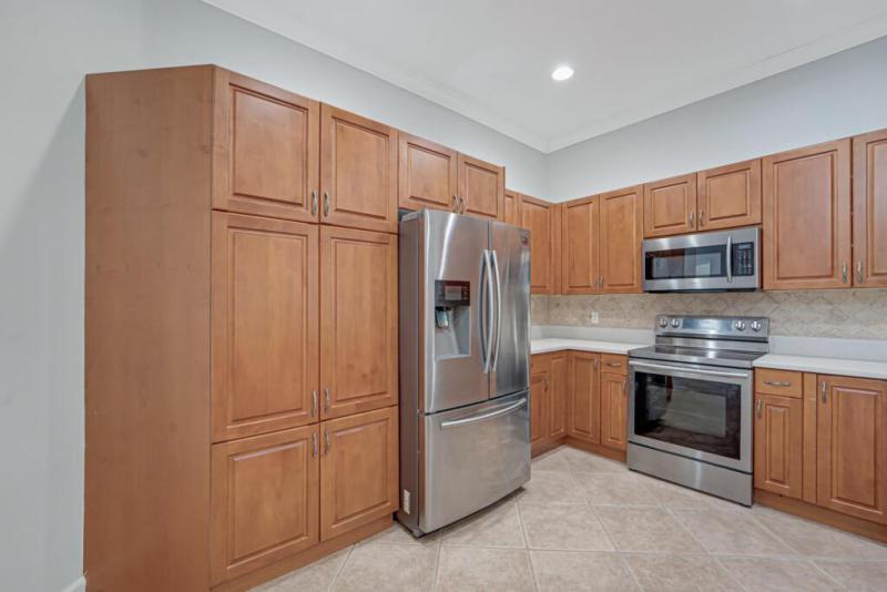  Condo & Townhome Photos