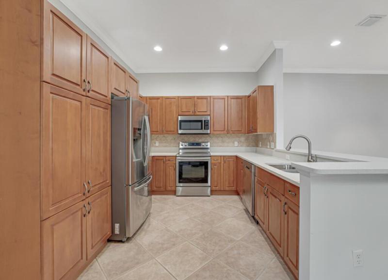  Condo & Townhome Photos