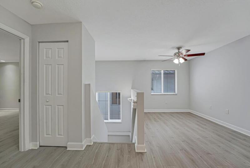  Condo & Townhome Photos