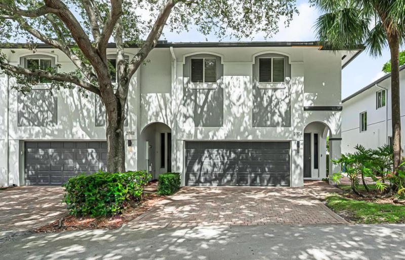  Condo & Townhome Photos