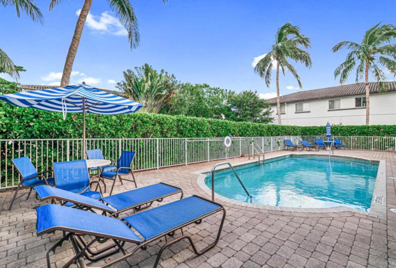  Condo & Townhome Photos