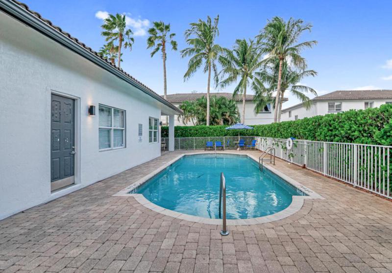  Condo & Townhome Photos