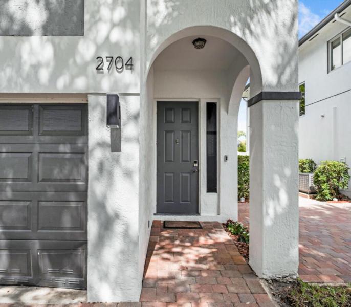  Condo & Townhome Photos