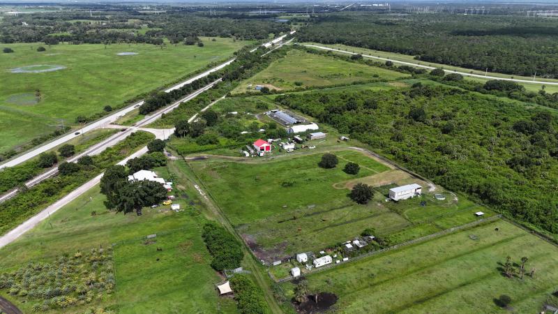  Commercial & Industrial Land Images 