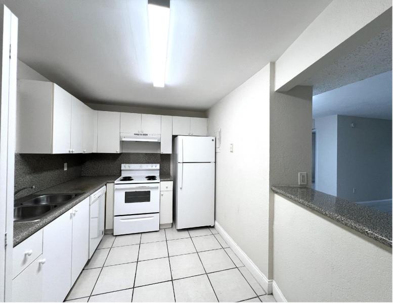  Condo & Townhome Photos