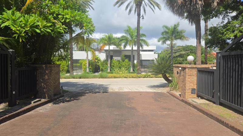  Single Family Homes Photo 9:  Golden Beach,  FL 33160