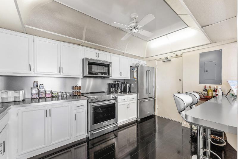  Condo & Townhome Photos
