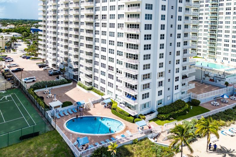  Condo & Townhome Photos