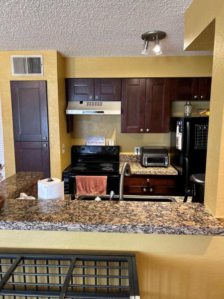  Condo & Townhome Photos