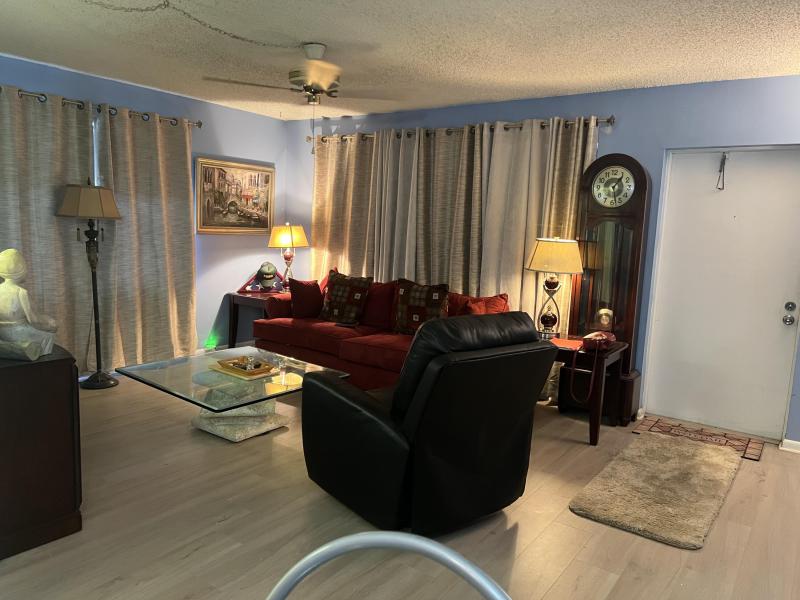  Condo & Townhome Photos