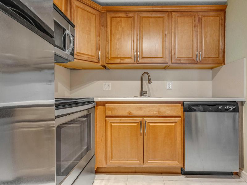  Condo & Townhome Photos