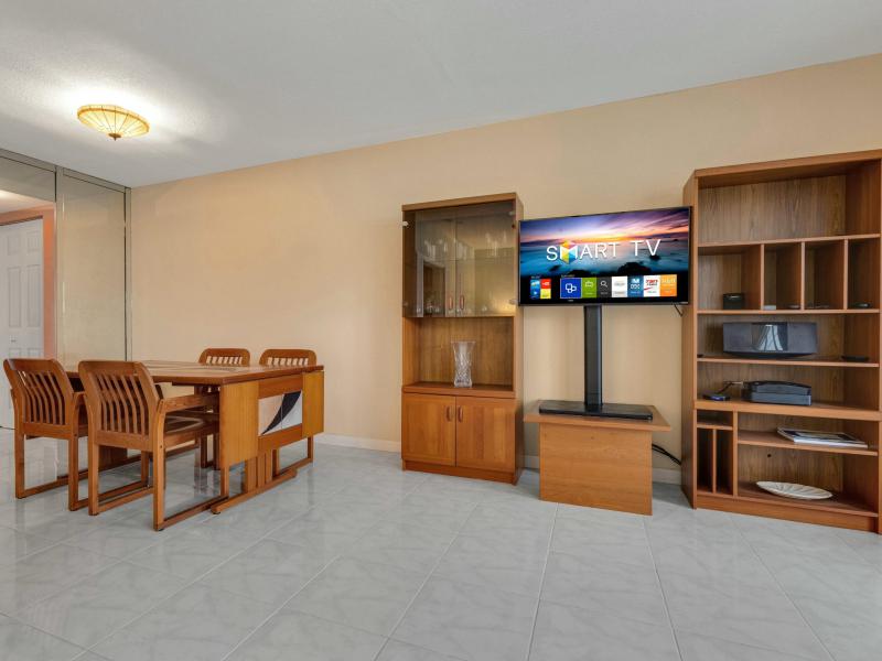  Condo & Townhome Photos