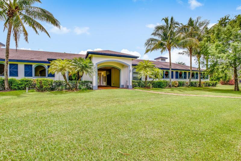  Single Family Homes Photo 3:  Wellington,  FL 33449