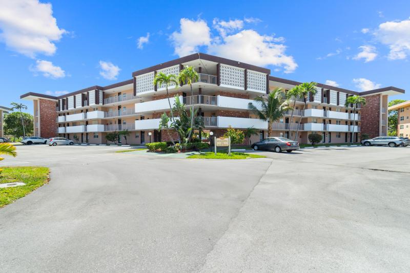  Condo & Townhome Photos