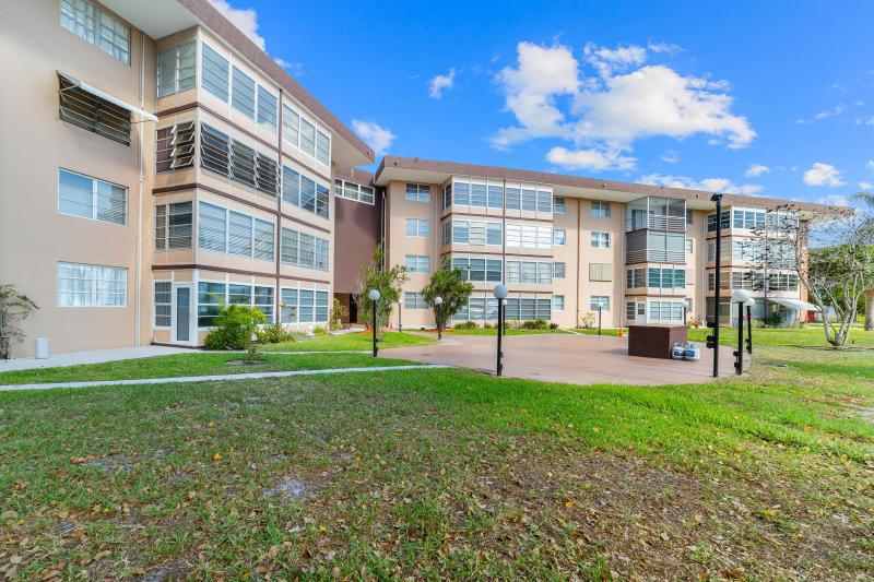  Condo & Townhome Photos