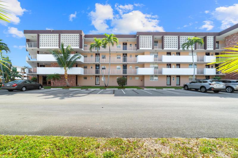  Condo & Townhome Photos