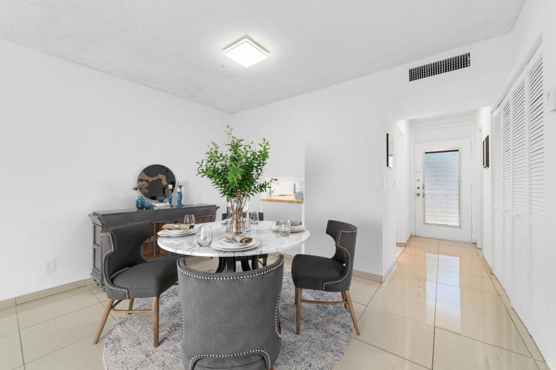  Condo & Townhome Photos
