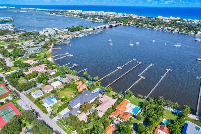  Single Family Homes Photo 15:  Lantana,  FL 33462