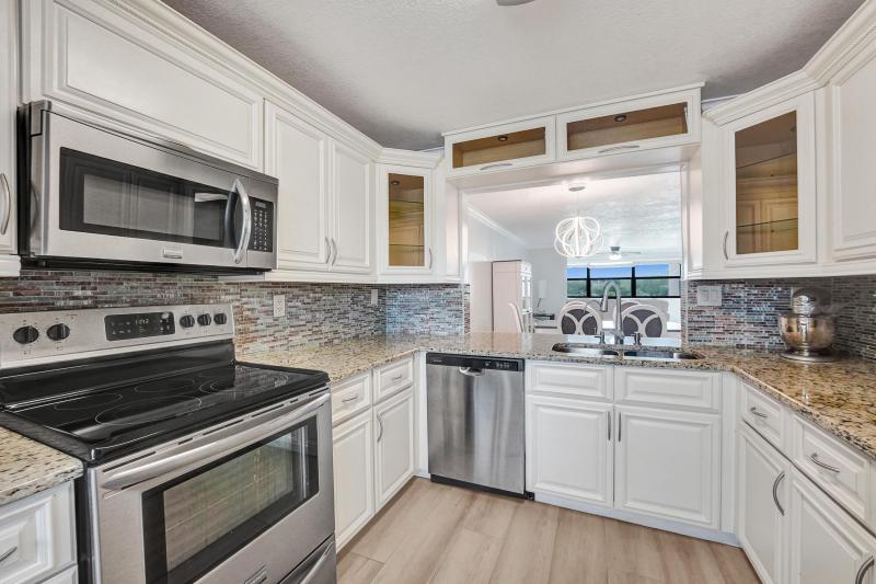  Condo & Townhome Photos