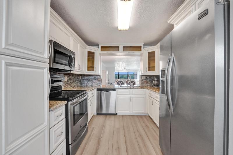  Condo & Townhome Photos