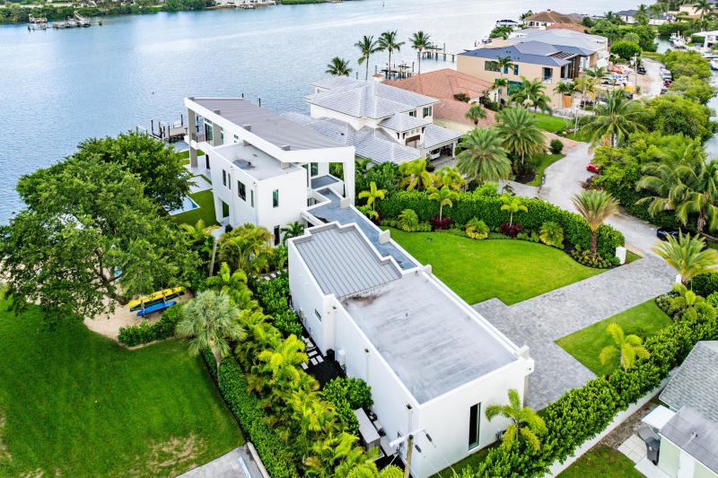  Single Family Homes Photo 66:  Jupiter,  FL 33469