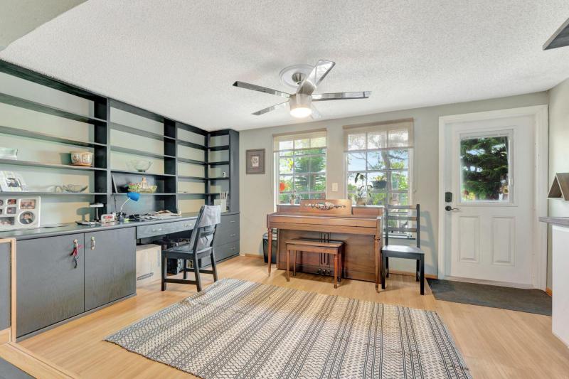  Condo & Townhome Photos