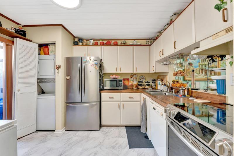  Condo & Townhome Photos