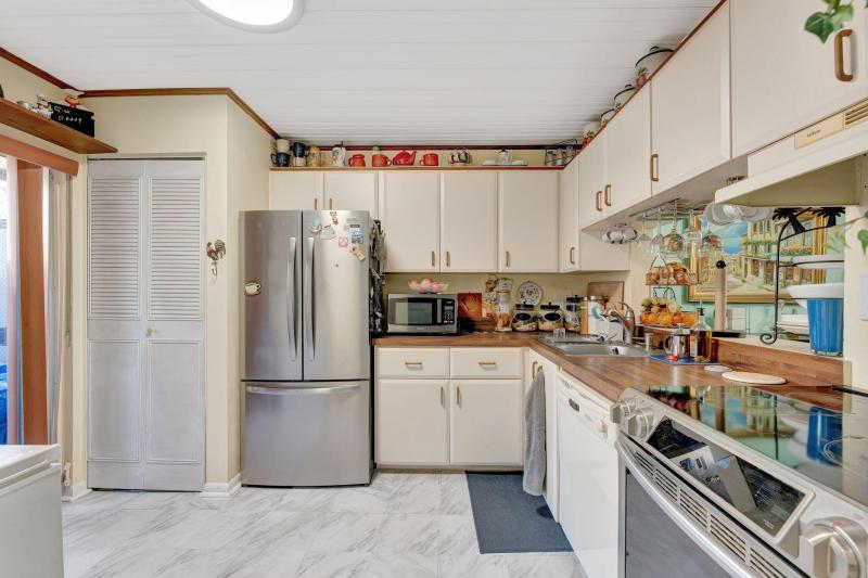  Condo & Townhome Photos
