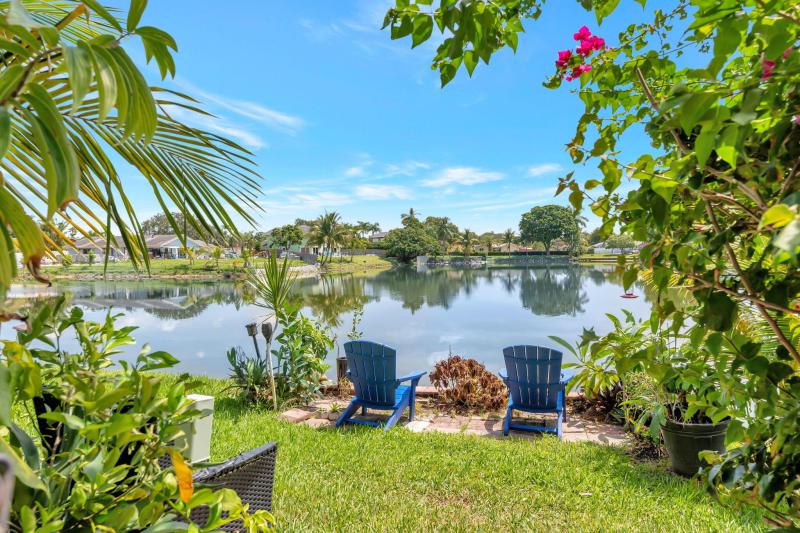  Condo & Townhome Photos